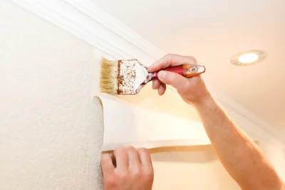 Pose de papier peint à Arcinges — revêtements muraux et toiles de verre